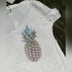 Vs pink super soft pineapple tee, size medium. NWOT.